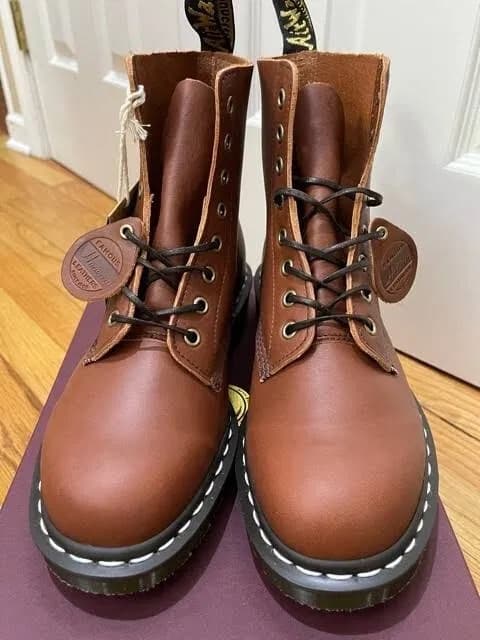 Dr. Martens 1460 revendu avec profit